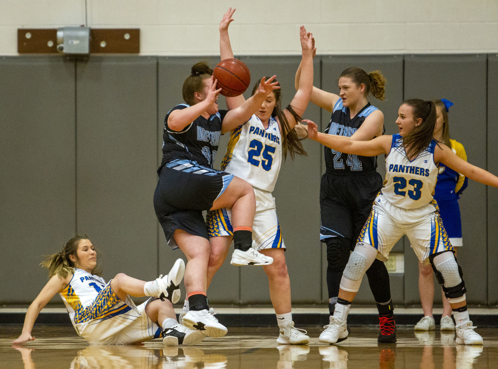 Carey vs Dietrich girls basketball